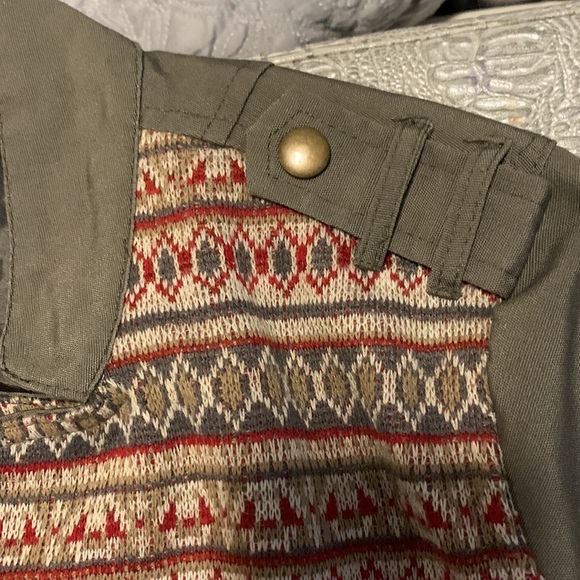 Jacket - Picture 4 of 11